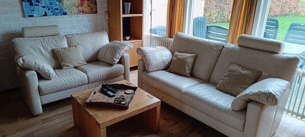 Living area - 6-person bungalow in the hills (Simpelveld)