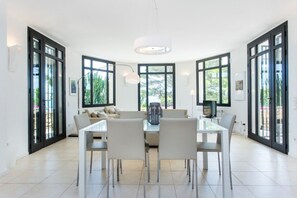 House | 6 bedrooms