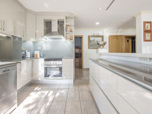 Talo | 4 makuuhuonetta