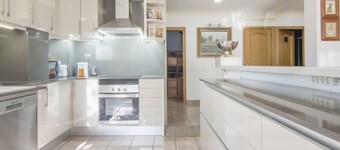 Th103 Villa Espaciosa con Piscina Privada y Jard n