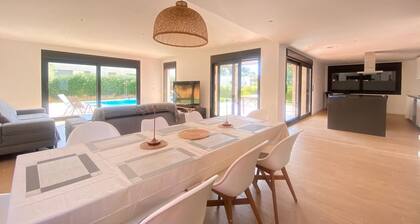 Th130 Villa Moderna Golf y Playa