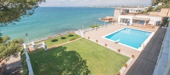 Th92 萨洛第一线海景公寓