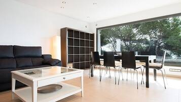 6 bedrooms
