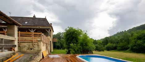 Bañera de hidromasaje al aire libre
