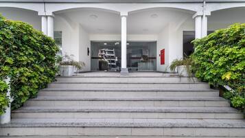 Basic Apartment | Exterior detail