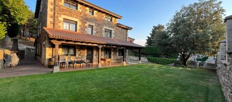 Holiday Home 'Casa Rural La Carrasquilla' with Private Terrace, Private Garden and Wi-Fi