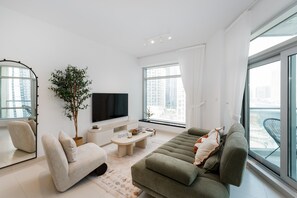 Apartment - Modern Downtown 2BR Walk to Mall Burj Khalifa Opera (Dubai)