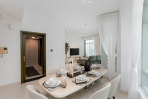 House | 2 bedrooms - Modern Downtown 2BR Walk to Mall Burj Khalifa Opera (Dubai)