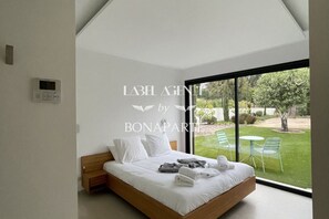 5 chambres, fer et planche à repasser, lit parapluie, Wi-Fi gratuit
