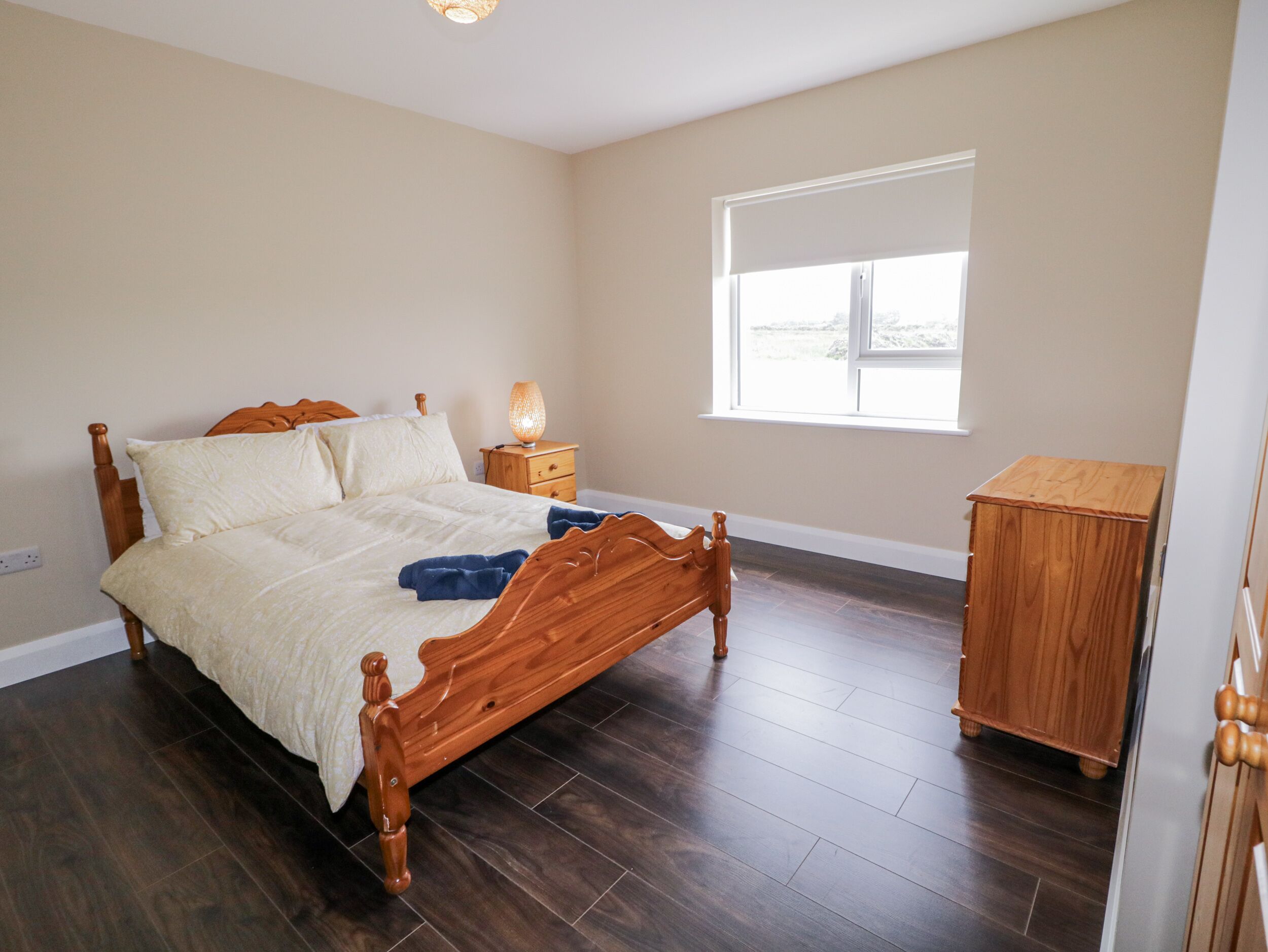 3 bedrooms, individually decorated, individually furnished