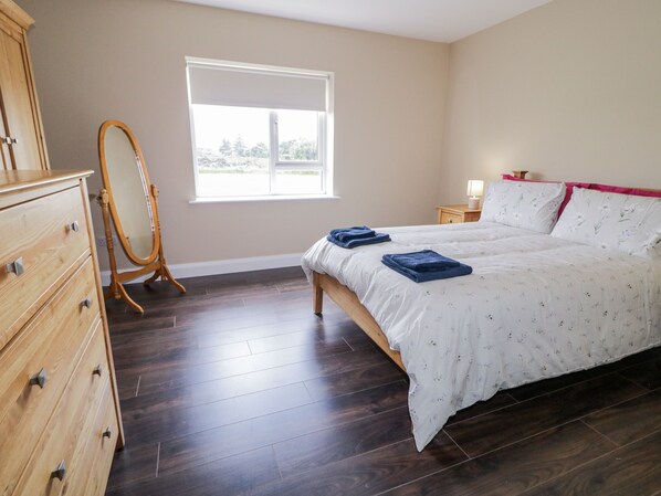 3 bedrooms, individually decorated, individually furnished