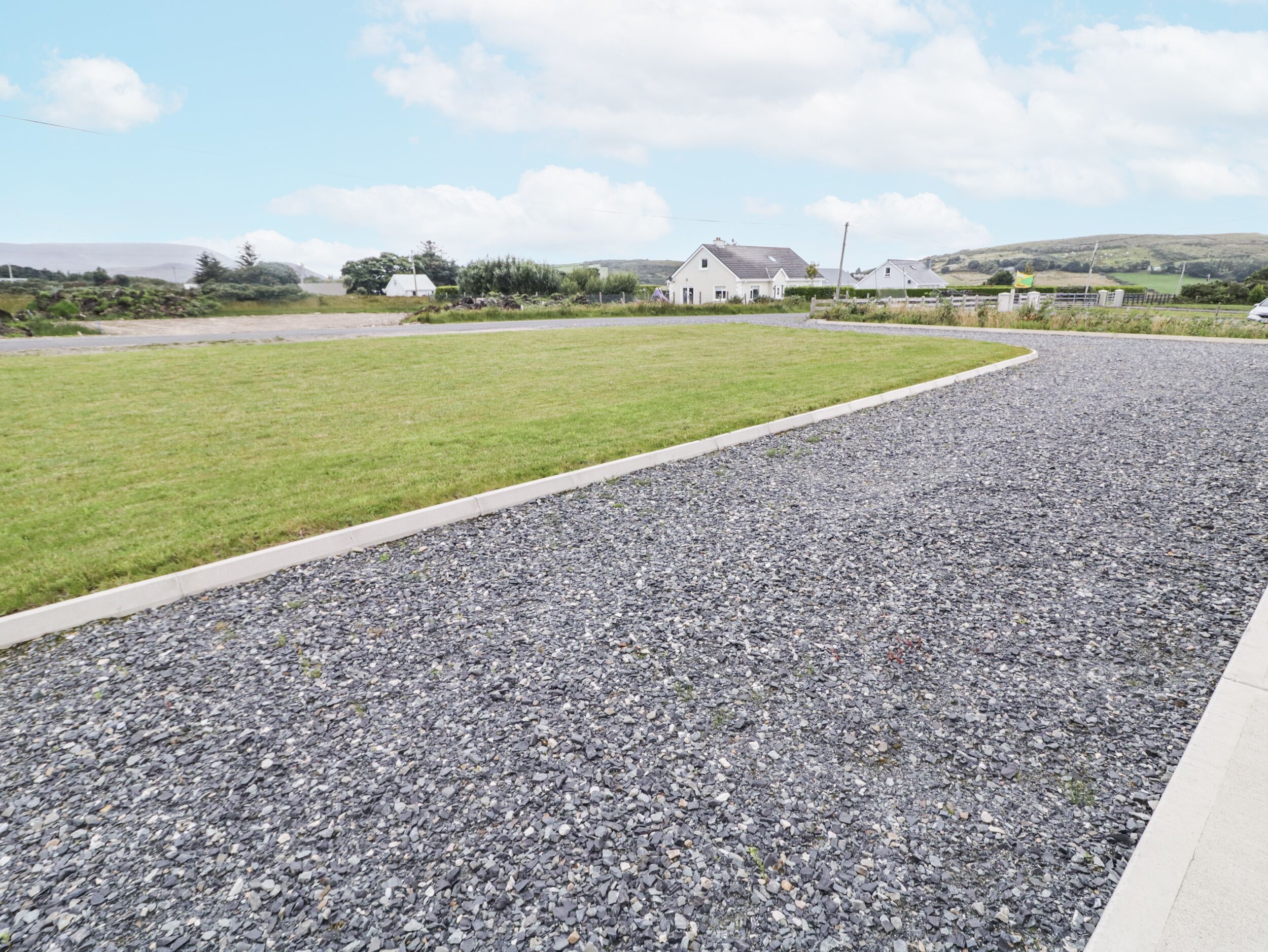 المنطقة المحيطة بالمنشأة