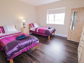 3 Schlafzimmer, individuell dekoriert, individuell eingerichtet