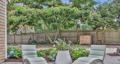 Very Private 2-bedroom Oasis - walk to bike trail and Great Pond