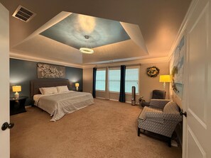 6 bedrooms, iron/ironing board, internet, bed sheets