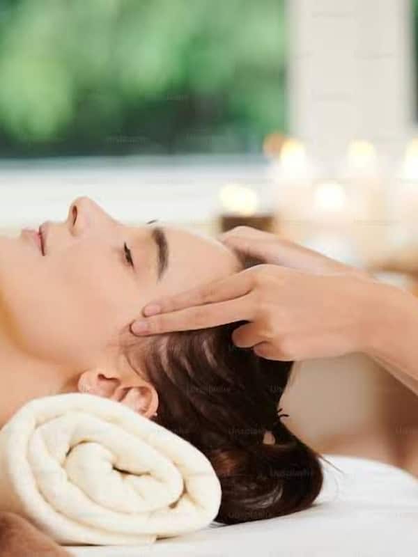 Sauna, vartalohoitoja, aromaterapiaa, syväkudoshierontaa