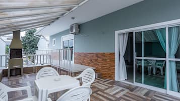 Basic Apartment | Outdoor dining