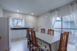 Basic Apartment | Private kitchen