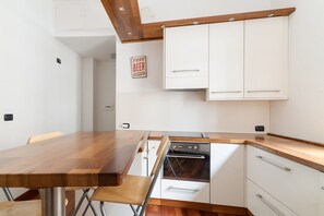 Fridge, dishwasher
