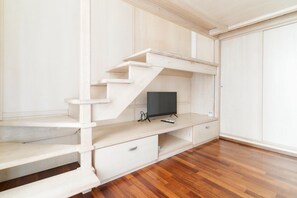 Interior - GuestHost - Sempione Bright Apartment Milano (Milan)