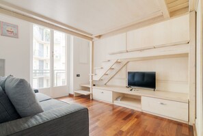 Living area - GuestHost - Sempione Bright Apartment Milano (Milan)