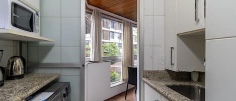 Basic Apartment | Private kitchen