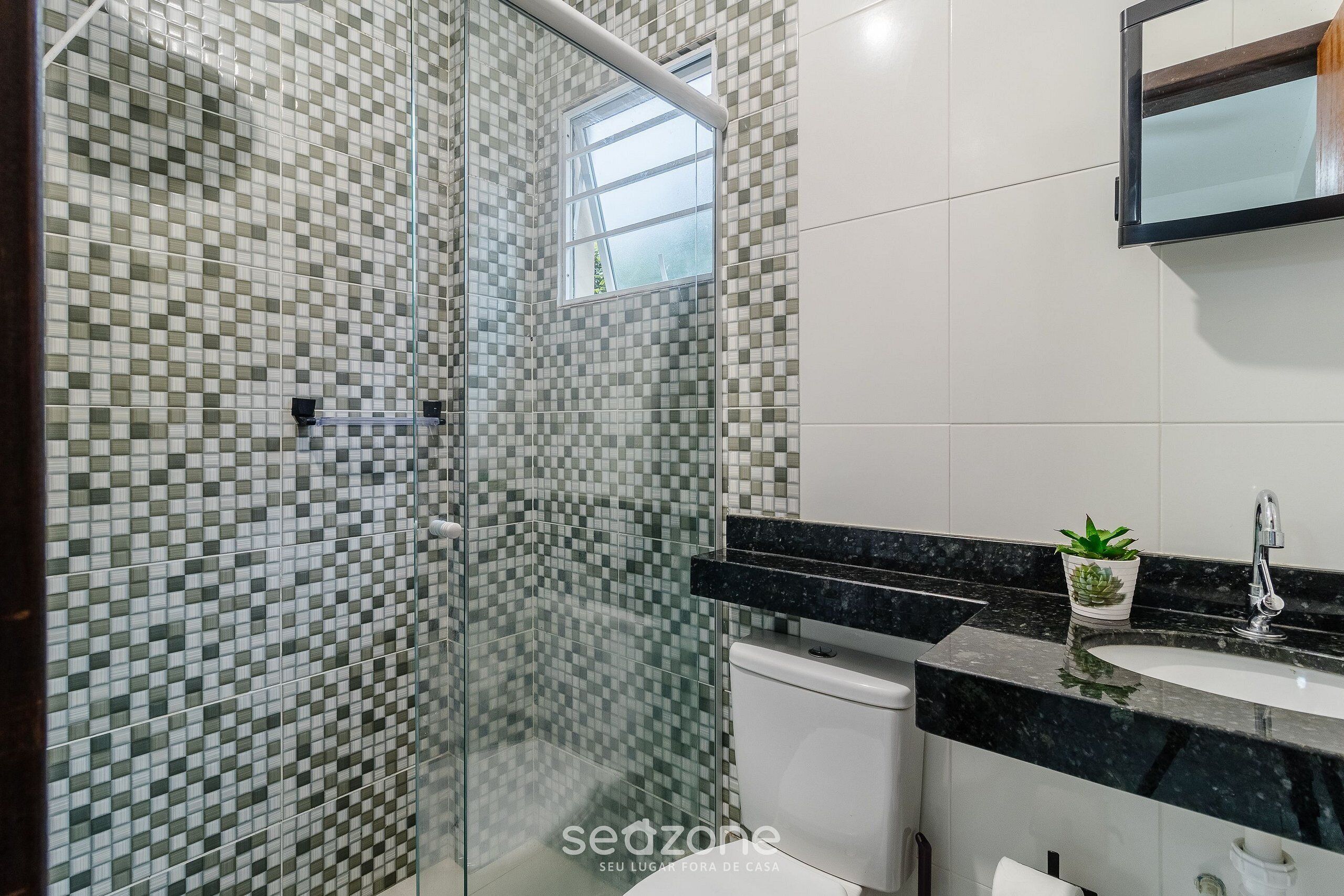 Basic Apartment | Bathroom | Shower