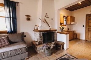 Comfort Suite, Balcony, Mountain View | In-room safe, iron/ironing board
