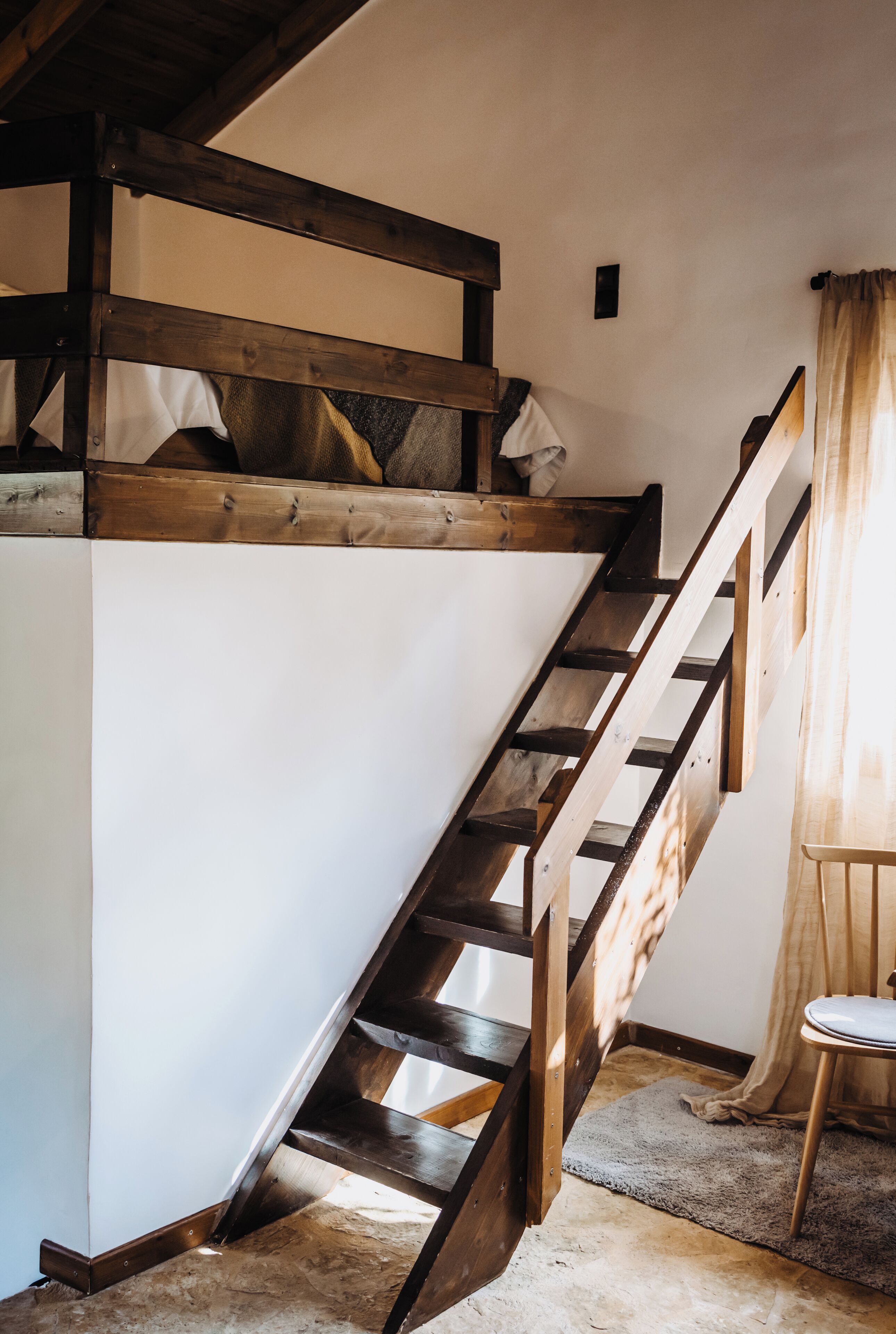 Comfort-sviitti, parveke, vuoristonäköala | Tallelokero huoneessa, silitysrauta/-lauta