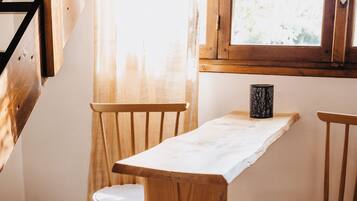 Suite Comfort, balkon, pemandangan gunung | Area keluarga | TV