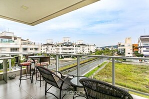 Outdoor dining - Apto 2Q e churrasq. 800m da praia de Jurerê SGA202 (Florianópolis)