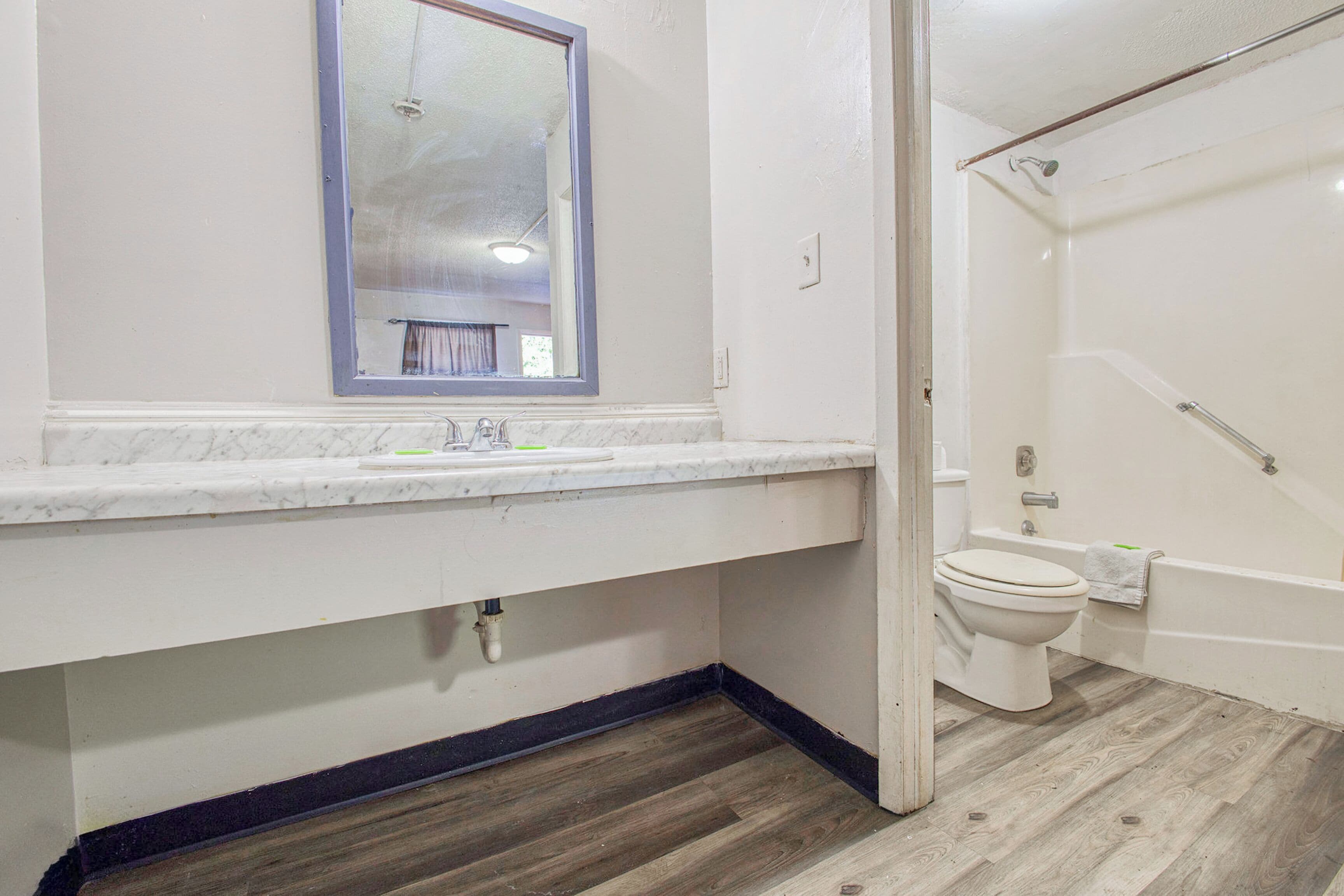 Zimmer, 1 Queen-Bett, Raucher | Badezimmer | Kostenlose Toilettenartikel, Handtücher