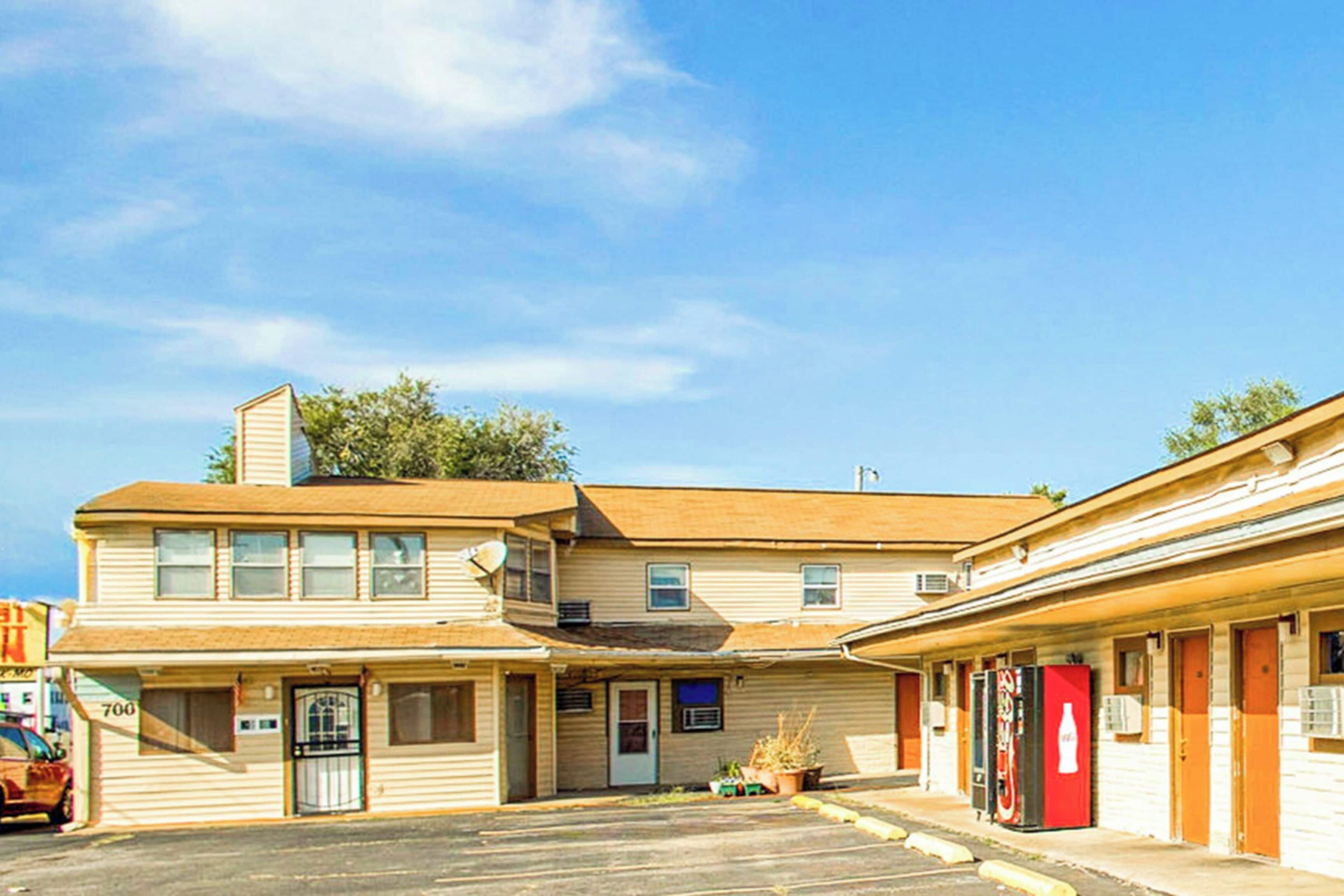 Pintu masuk properti