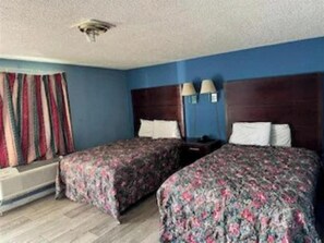 Desk, free WiFi, bed sheets - Hotel O Best Rest Inn Springfield US 36 (Springfield)