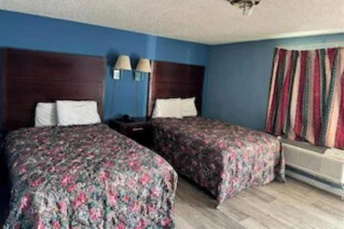 Room, 2 Double Beds, Smoking | Desk, free WiFi, bed sheets