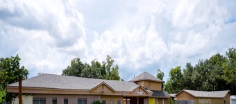 Capital O Parker Motel Clute Jackson Tx 332