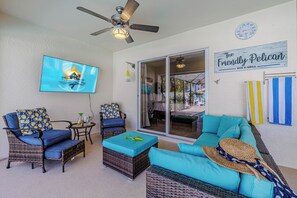 Téléviseur connecté, table de ping-pong