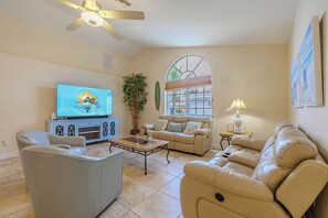 Téléviseur connecté, table de ping-pong