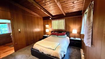 4 bedrooms, WiFi, bed sheets