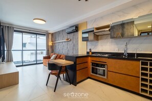 Basic Apartment | Private kitchen - On the sea Court Apartment in Campeche Rvm0203 (Florianópolis)