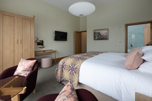 Individually decorated, individually furnished, free WiFi - Trevean (Helston)