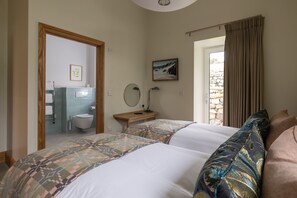 Individually decorated, individually furnished, free WiFi - Trevean (Helston)