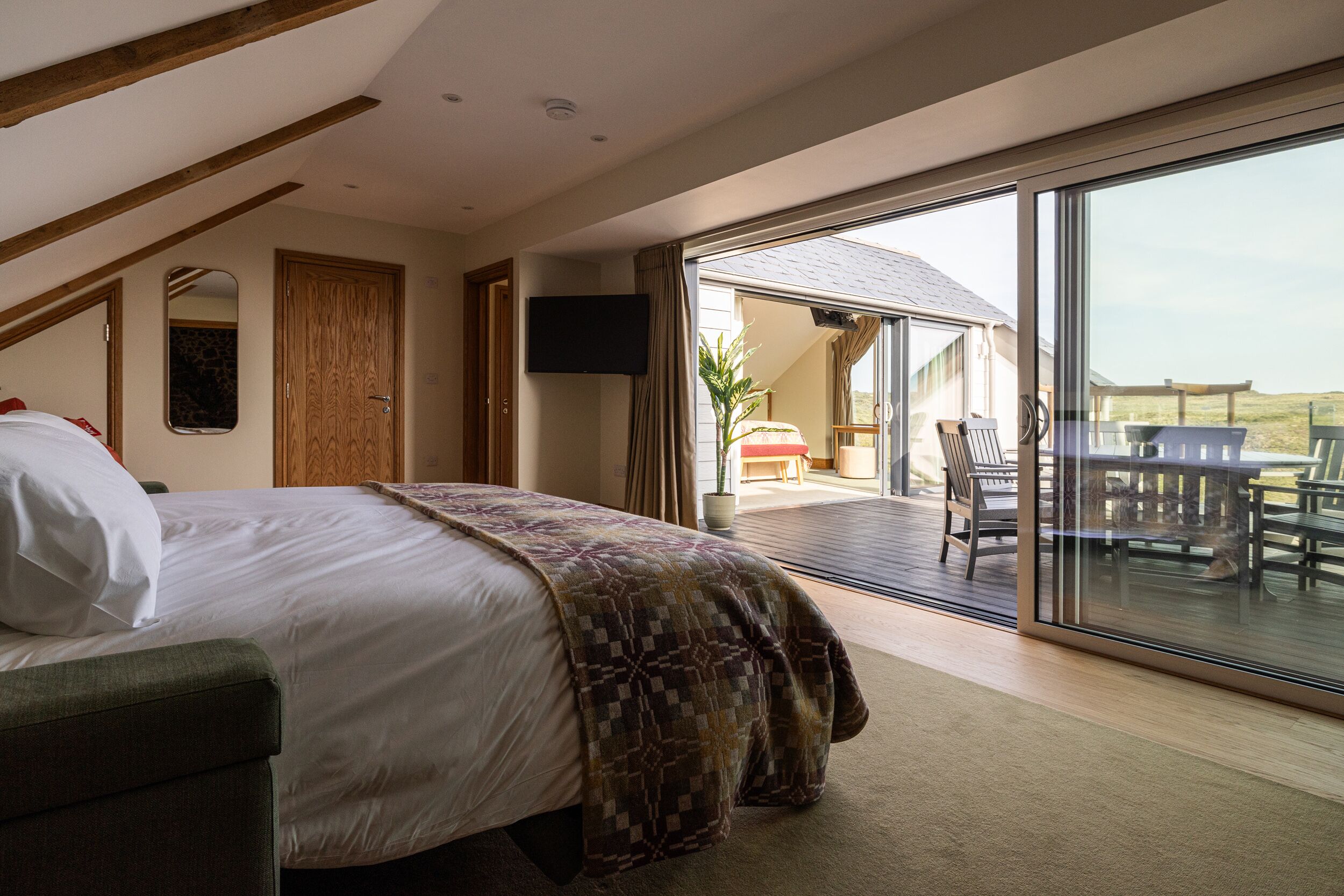 Individually decorated, individually furnished, free WiFi