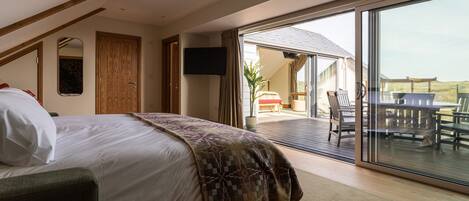 Individually decorated, individually furnished, free WiFi