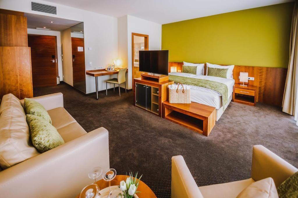 Schreibtisch, kostenloses WLAN