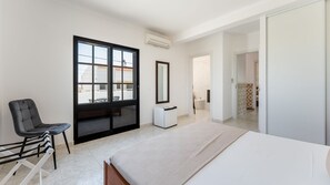 3 chambres, fer et planche à repasser, Wi-Fi gratuit, draps fournis