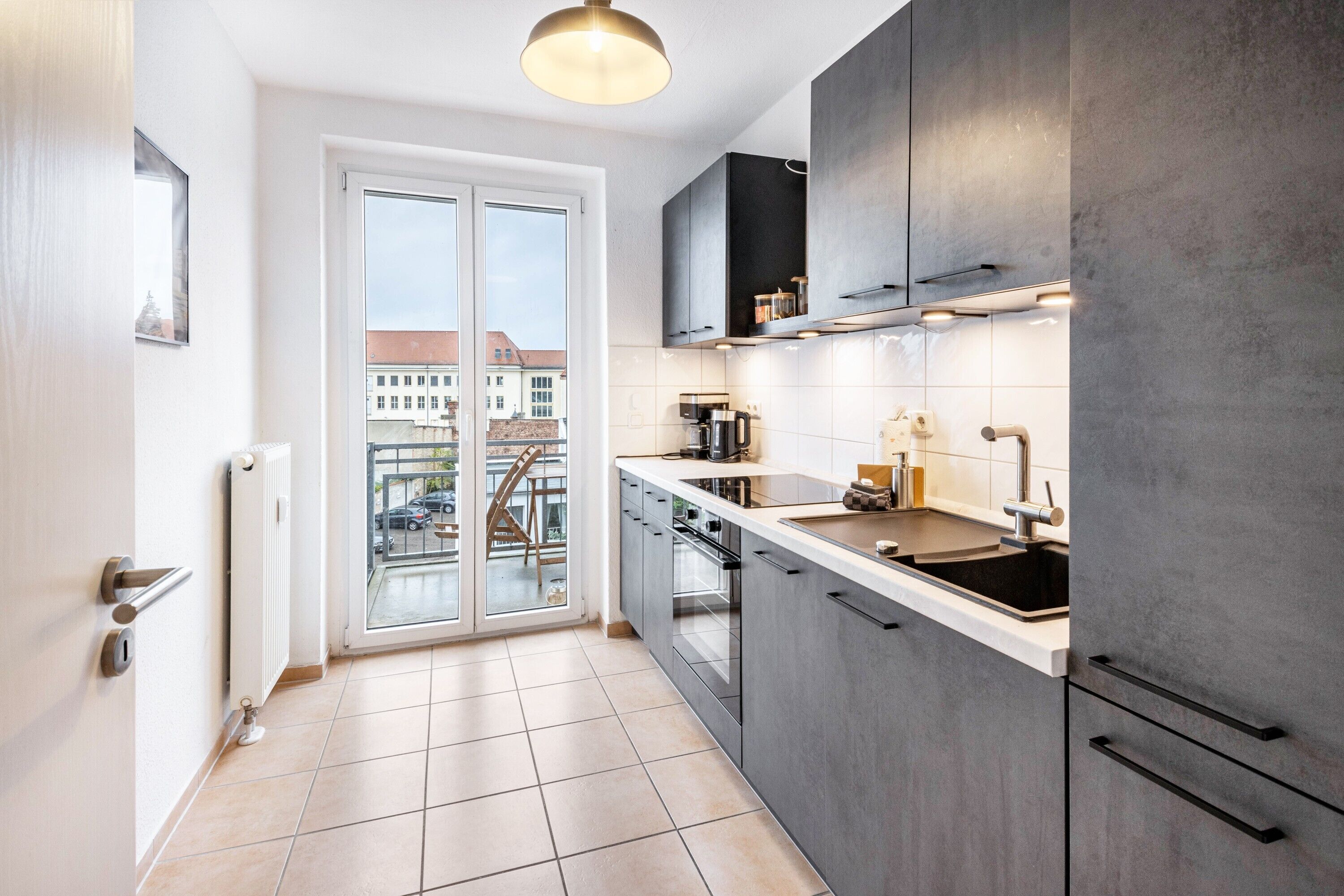 Frigorífic, microones, forn i placa de cuina 