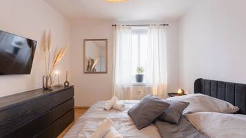 2 bedrooms, iron/ironing board, WiFi, bed sheets