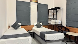 Deluxe Double Room | Desk, laptop workspace, iron/ironing board, free WiFi