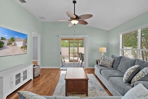 Living area - 3-bedroom Courtyard Villa centrally located within The Villages (The Villages)